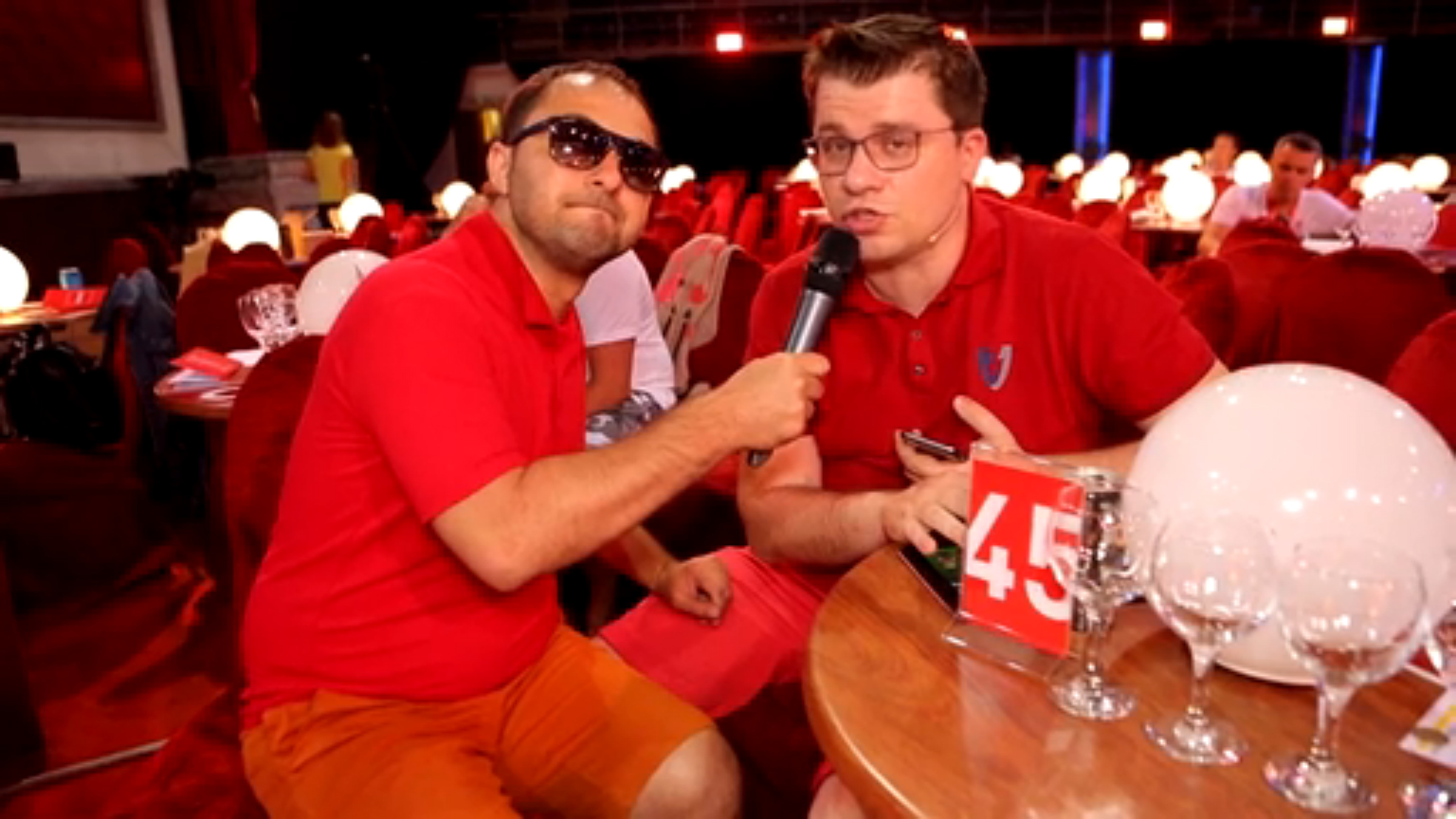 продюсер клаб. камеди клаб подпольное казино. генеральный продюсер камеди клаб. продюсер клаб. резиденты камеди 2005.