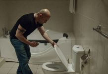 Физрук: Фома топит телефон
