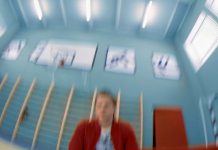Физрук: Мамаева качает пресс