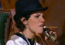 Камеди Вумен – Ограбление банка