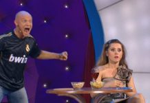 Камеди Вумен – Семья в спортбаре