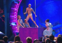 Камеди Вумен – Стриптизер с женой и мамой в женском клубе